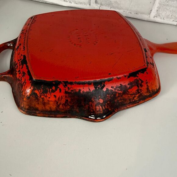 Le Creuset Signature Enameled Cast Iron Square Skillet Grill Orange - Picture 4 of 7